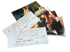 RIDICULE 4 PHOTOS CINEMA FESTIVAL DE CANNES 1996 SELECTION OFFICIELLE  2 TICKETS