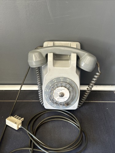 Téléphone mural ancien fixe - téléphone,