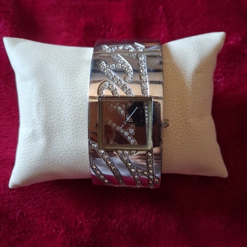 Superbe montre femme - superbe,