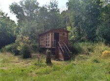 une roulotte fabriquée à