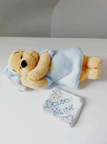 Peluche doudou winnie - winnie, l'ourson