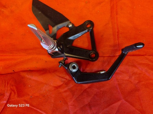 Platine repose pied avec