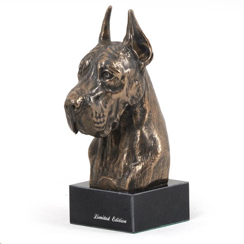 Tête dogue allemand sur - tête,