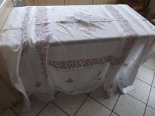 grande nappe brodée, 2.20 m X