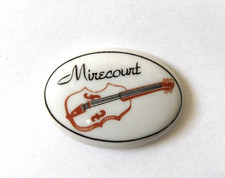 Pin's porcelaine violon Mirecourt