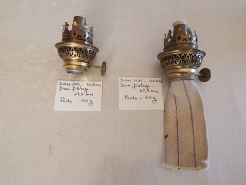 Lot petits becs en - ,