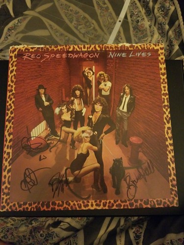 Reo speedwagon signed - reo, "