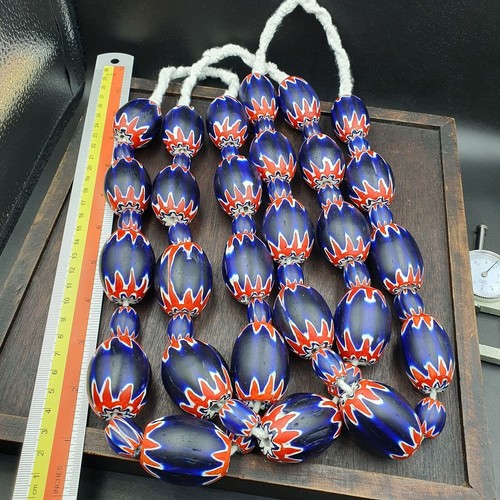 Grandes perles chevron - , en