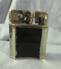 Ancien briquet à essence