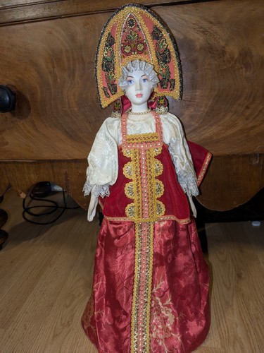 Poupée russe porcelaine - russe,
