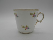 RAVISSANTE TASSE BLANCHE AUX