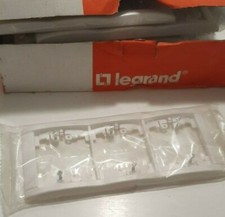 85002 LEGRAND, SAGANE plaque triple Verticale Opalis Blanc interrupteur prise