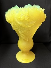 Imposant vase en pâte de verre jaune Nancy France décor mimosa 30 cm Daum ?