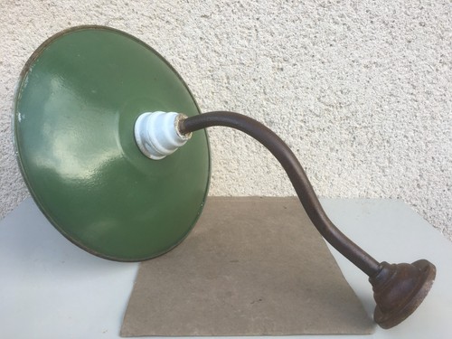 Ancienne lampe cour - ancienne, de