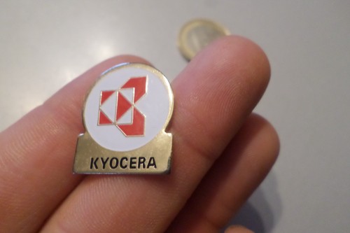 Badge pin broche kyocera - pin, s