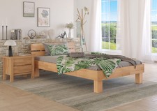 Lit simple en bois massif