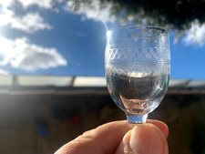 8 Anciens Verres  pour Cave à