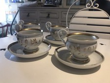 4 GRANDES TASSES À THÉ EN