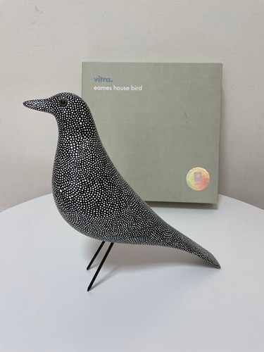 Vitra eames house - bird, banana