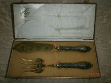 Couverts de service à POISSON