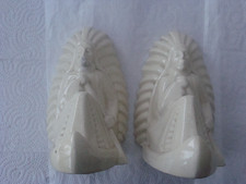 PAIRE DE SERRE LIVRES EN