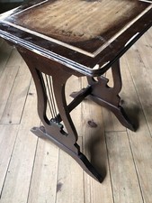 Petite Table d'appoint / Table de chevet / Tabouret en bois «  À Restaurer »