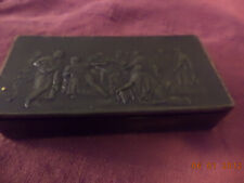 JOLIE BOITE A TIMBRES OU BOITE A PRISE EN CORNE AVEC DECOR  FRISE HYPPOCRATE