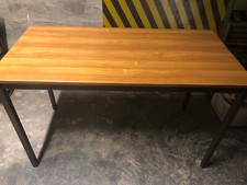 Table bureau en teck pieds