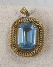 Ancien pendentif décor pierre