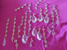 Gros lot de pampilles boules,  gouttes .... de lustre ancien .Tout en photos