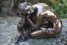 708.5151 FIGURINE STATUETTE FEMME MODELE  NUE REVEUSE