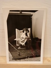 Fille Sur Fauteuil Aeo Cassina Archizoom Années 70 Paul Daganello Italian Design