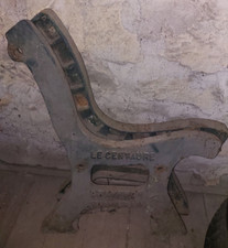 2 pieds de banc en fonte CENTAURE