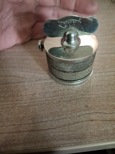 Ancien scarificateur médical