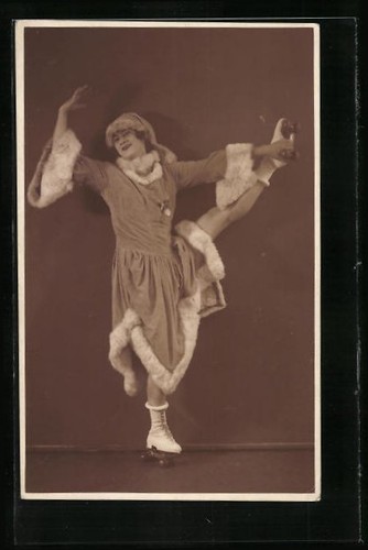Carte postale photo - , femme