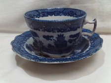 3 tasses et soucoupes en porcelaine avec décor japonisant bleu foncé (CD51)