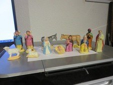 Ensemble santons cellosite