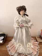 poupée porcelaine