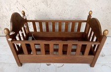 lit de  poupée en bois