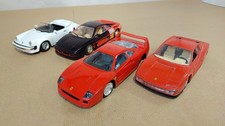 Lot 4 Voitures Miniatures 1/24