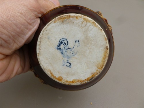 Petit pot ancien grès