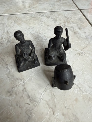 Lot statuettes - 3,