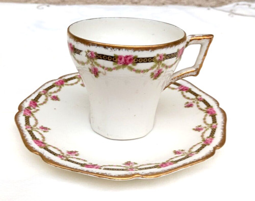Tasse sous - tasse,