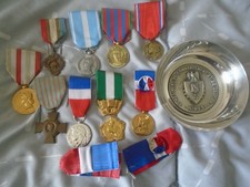 lot de médailles diverses +