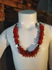 collier de perles en CORAIL,création unique