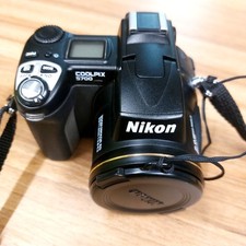 NIKON COOLPIX E5700 5.0 MP 8x Zoom 8.9-71.2mm 1:2.8-4.2 Digital Bridge Camera