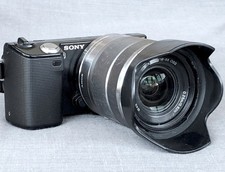 Sony Nex-5 14.2MP Camera, 18-55mm Lens, Bag - VERY GOOD - 1st Class Post