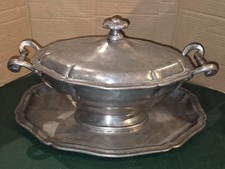 Soupière avec plat en étain