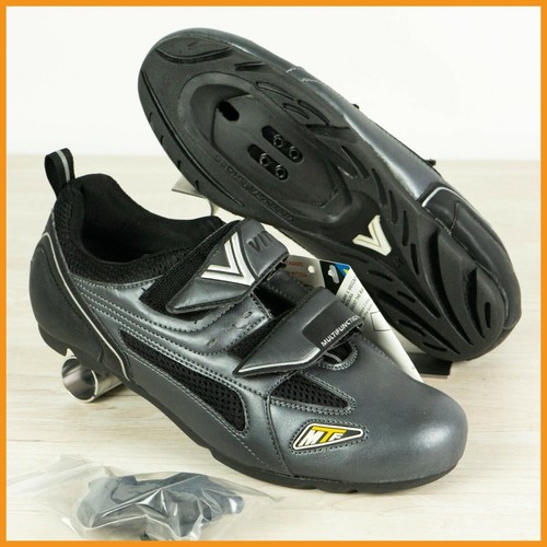 Nouvelles chaussures - nouvelles,