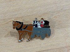 a PINS PIN CHEVAL HORSE